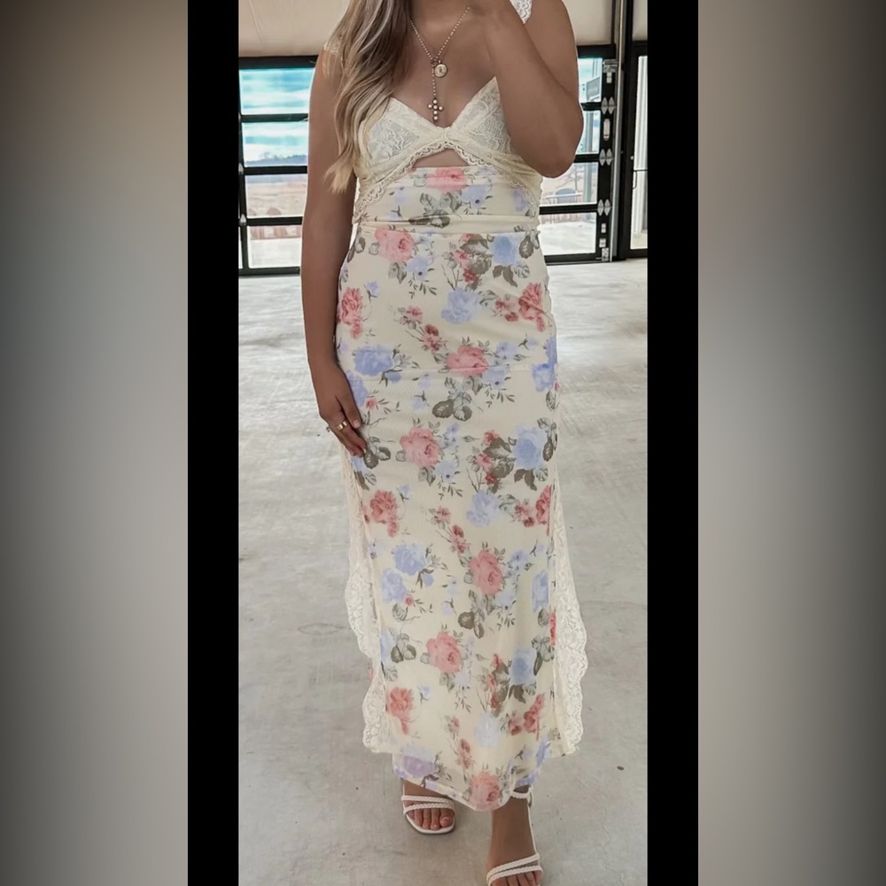 Floral Elegance Lace body con  Dress